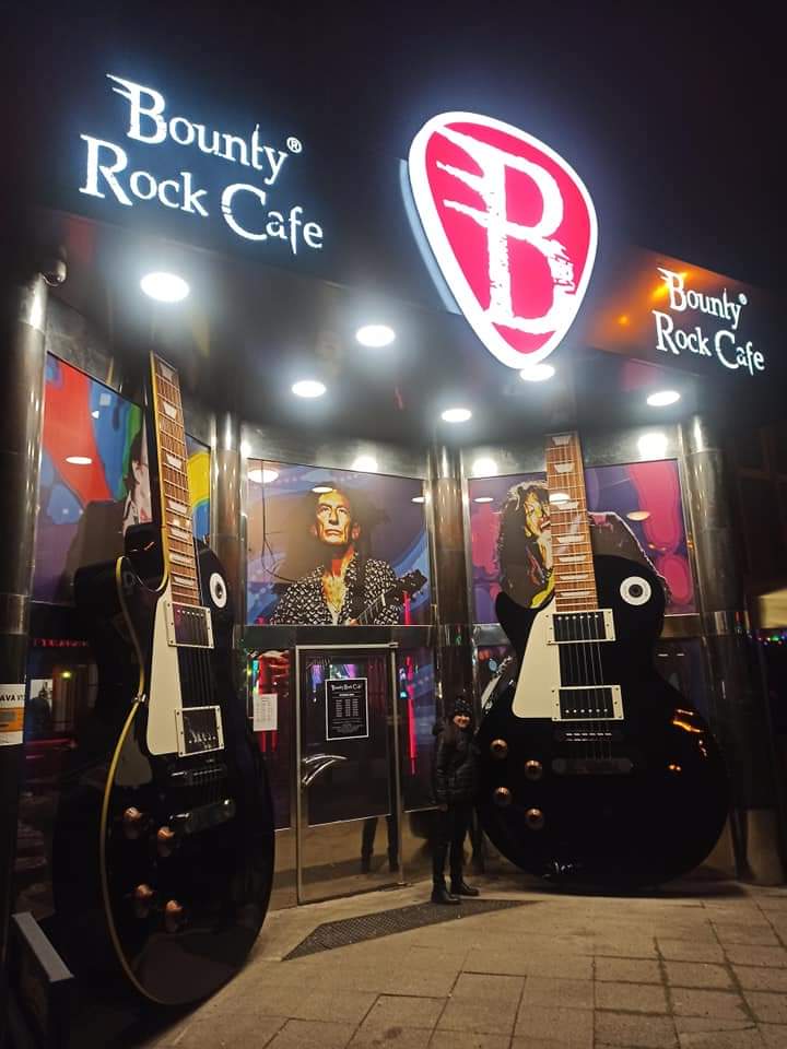Vstup do klubu Bounty Rock Café